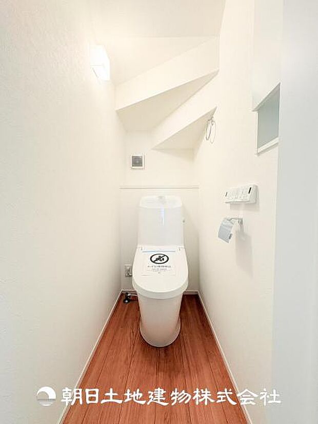 【ウォシュレット付きトイレ】最近では当たり前になってきたウォシュレット付きトイレになります!デリケートな方でも安心してお使いいただけます!