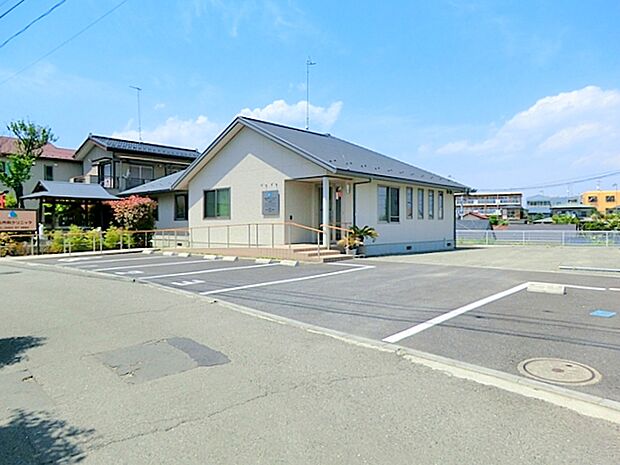 【梶山内科クリニック】 伊勢原駅からは徒歩8分です。駐車場も台数がかなりあります。先生は女医さんです。