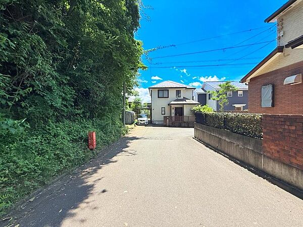 【前面道路含む現地】区画整理地となりますので、街並みも綺麗です！