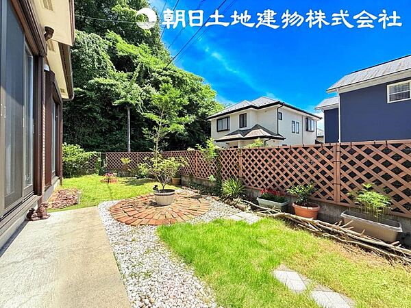 【庭】道路からの目線が気にならない為、趣味のスペースにも最適です！