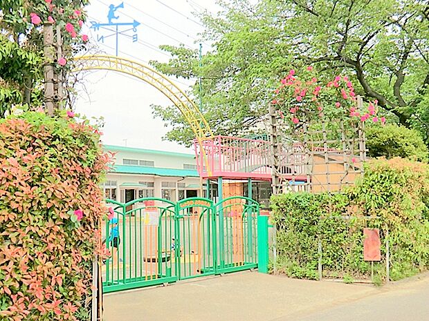 【清和幼稚園】 園舎が新しく園庭も広いです。また、少人数で先生が細かく子どもたちを見てくれます。遊びを通して色々なことを学べる園です。