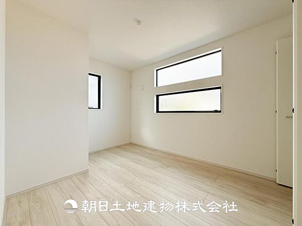 【洋室 (約5.5帖)】