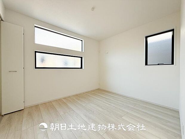 【洋室 (約5.2帖)】