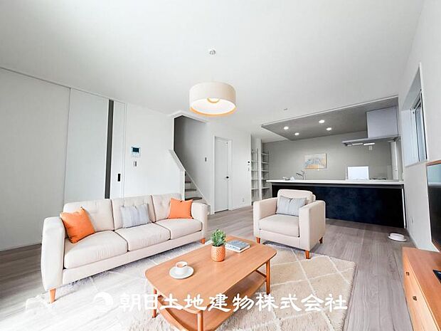 【LDK (約17.3帖)】※画像は実際の室内写真をもとに、家具・調度品の配置例をCG合成したもので、実際とは多少異なります。また、家具等は販売価格に含まれません。