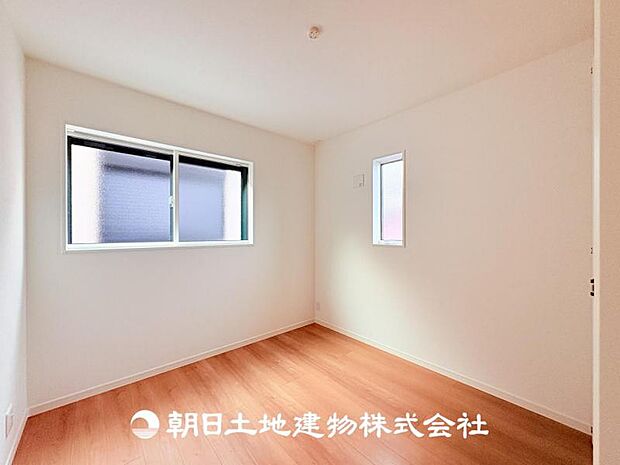 【洋室 (約5.3帖)】