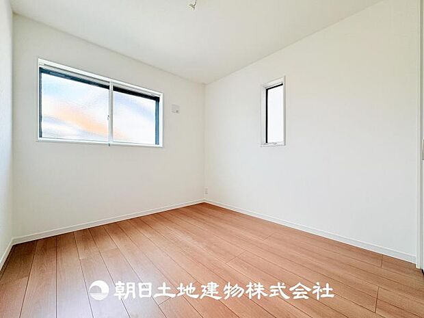 【洋室 (約5.3帖)】