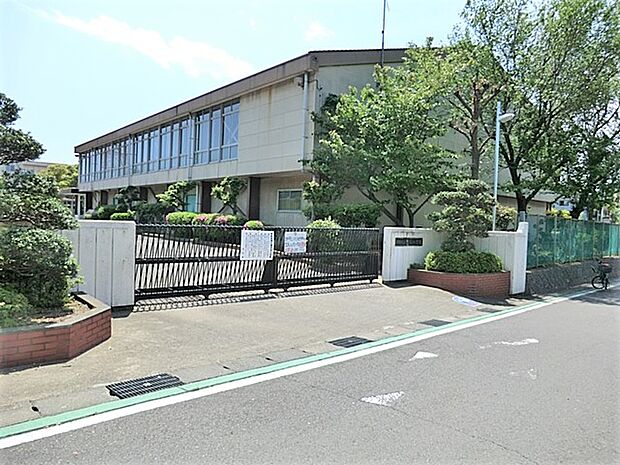 【綾瀬市立寺尾小学校】 グランドも広く活気があります。先生方の対応も良く、地域の方々とも連携しています。