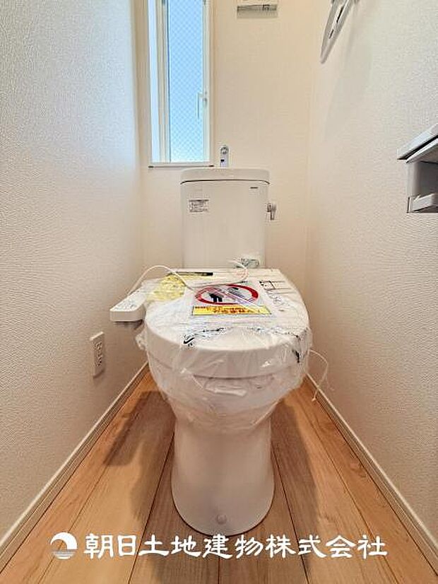 【ウォシュレット付きトイレ】最近では当たり前になってきたウォシュレット付きトイレになります！デリケートな方でも安心してお使いいただけます！