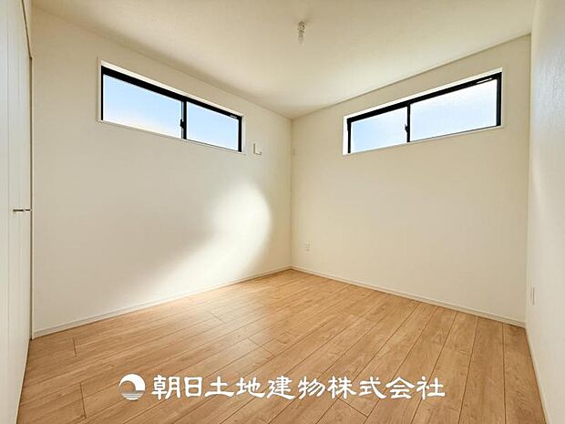 【洋室 (約5.2帖)】