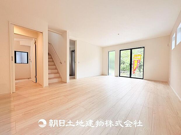 【LDK (約18.9帖)】