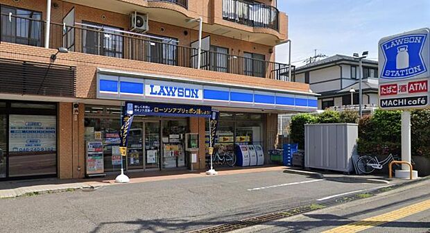 【ローソン 海老名かしわ台店】 店内は整理整頓が行き届いており、ほしい商品も探しやすいです。店員さん達も元気な方が多いと感じます。