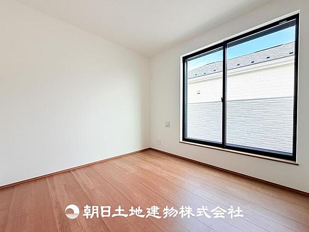 【洋室 (約5.25帖)】