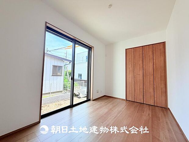 【洋室 (約5帖)】