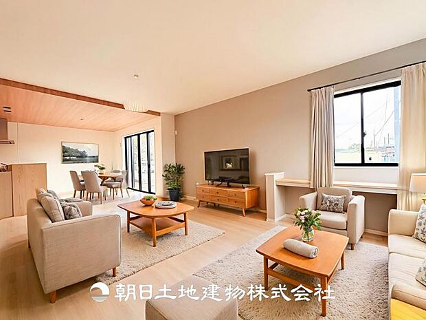 【LDK (約23.7帖)】※画像は実際の室内写真をもとに、家具・調度品の配置例をCG合成したもので、実際とは多少異なります。また、家具等は販売価格に含まれません。