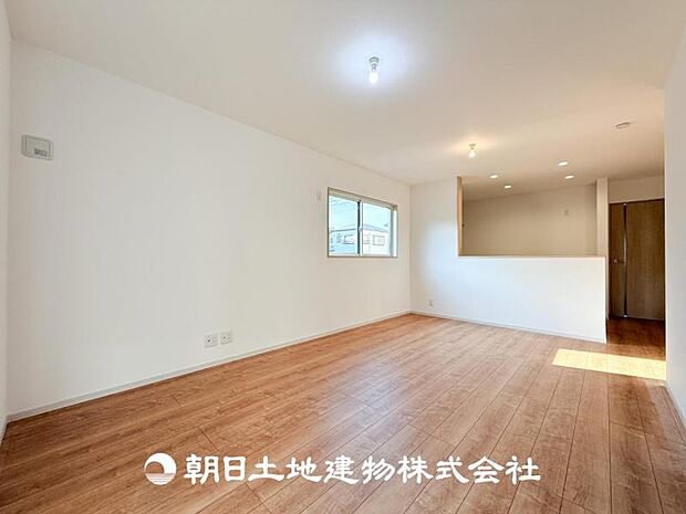 【LDK (約15帖)】