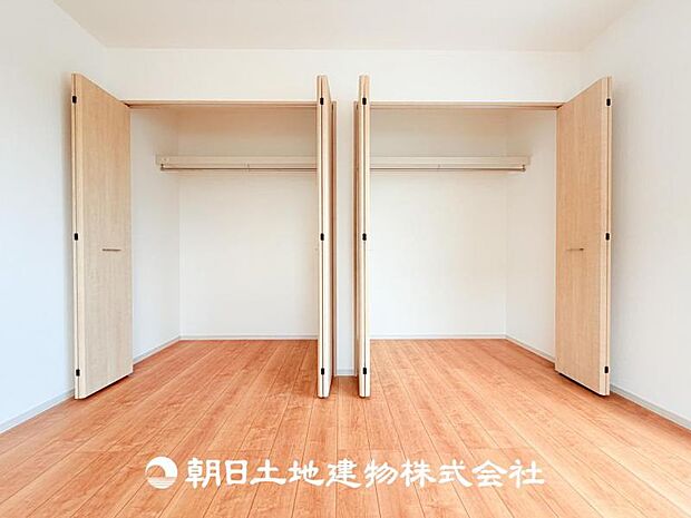 【クローゼット (寝室 約8帖)】