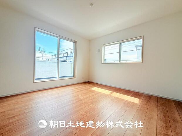 【寝室 (約8帖)】
