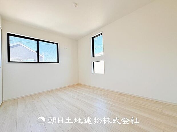 【洋室 (約6帖)】子供部屋にピッタリなお部屋です♪