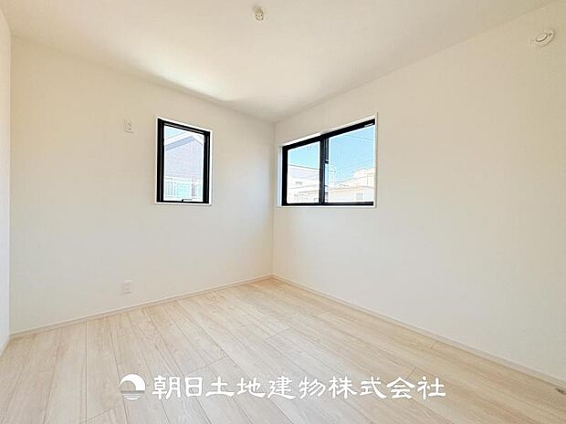 【洋室 (約5.2帖)】子供部屋にピッタリなお部屋です♪