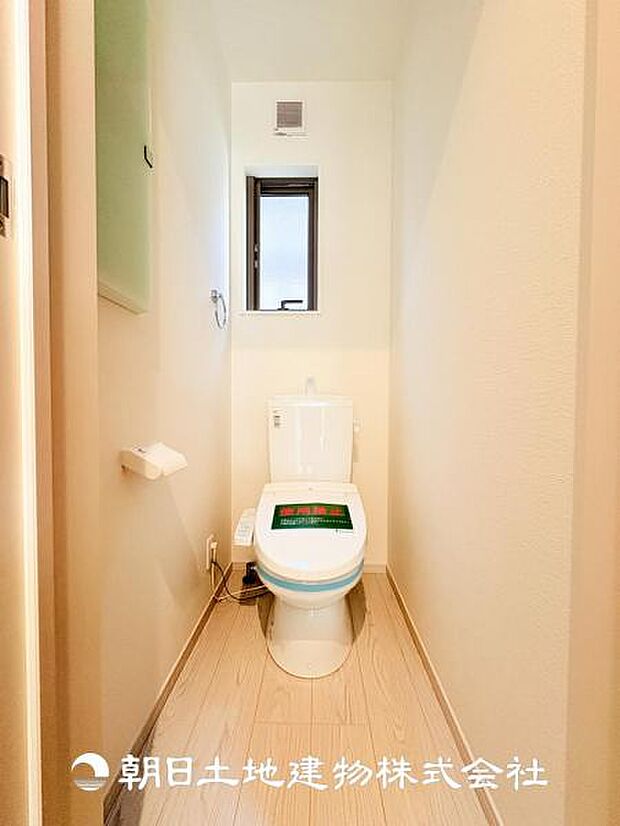 【ウォシュレット付きトイレ】最近では当たり前になってきたウォシュレット付きトイレになります!デリケートな方でも安心してお使いいただけます!