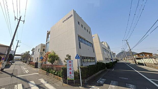 【なでしこ幼稚園】 こどもファーストな幼稚園でどんな子もそれぞれの個性が尊重されて、先生の見守りの元でのびのびとその子らしく生活している印象です。