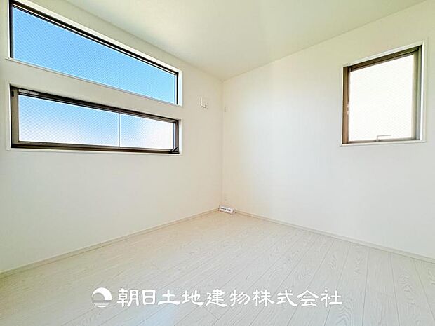 【洋室 (約5.2帖)】子供部屋にピッタリなお部屋です♪