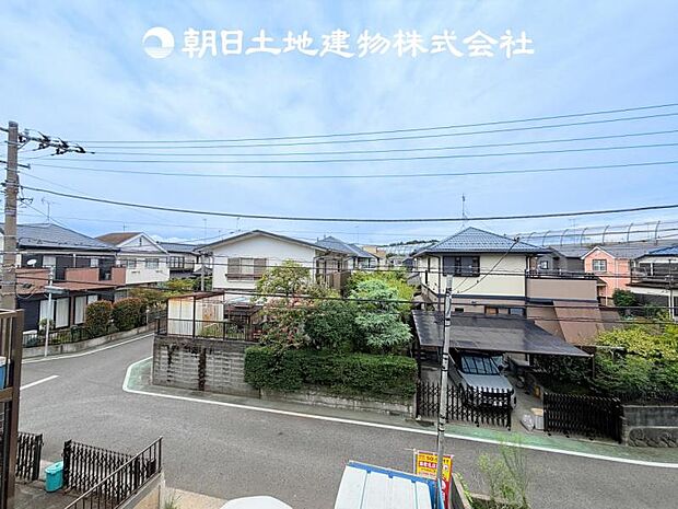 【現地眺望写真】周辺は閑静な住宅街になっております♪