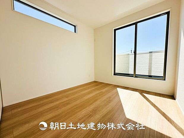 【洋室 (約5.25帖)】