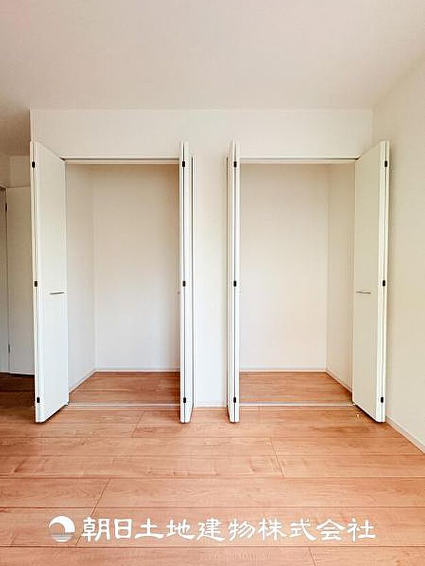 【クローゼット (寝室 約6.8帖)】