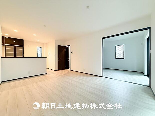 【LDK (約16.8帖)】