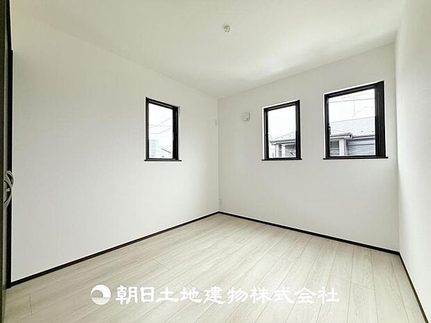 【洋室 (約5.3帖)】