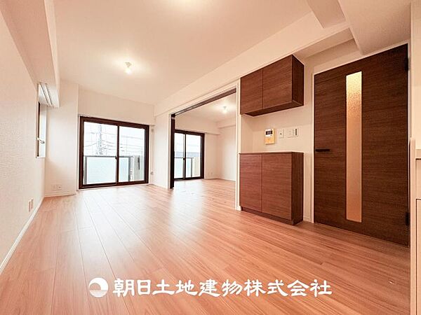 【LDK (約12.5帖)】
