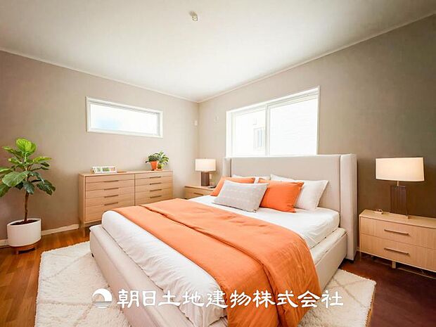 【寝室 (約7.8帖)】※画像は実際の室内写真をもとに、家具・調度品の配置例をCG合成したもので、実際とは多少異なります。また、家具等は販売価格に含まれません。