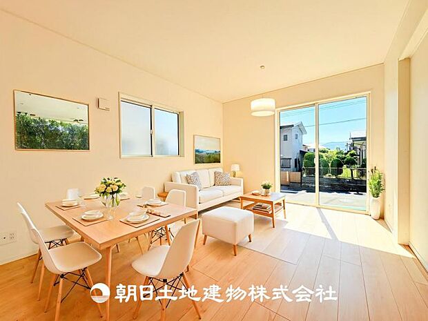 【LDK (約12.7帖)】※画像は実際の室内写真をもとに、家具・調度品の配置例をCG合成したもので、実際とは多少異なります。また、家具等は販売価格に含まれません。