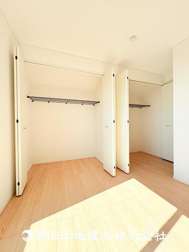 【クローゼット (寝室 約6.5帖)】