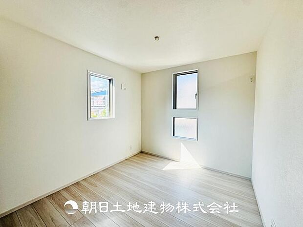 【洋室 (約5.2帖)】子供部屋にピッタリなお部屋です♪