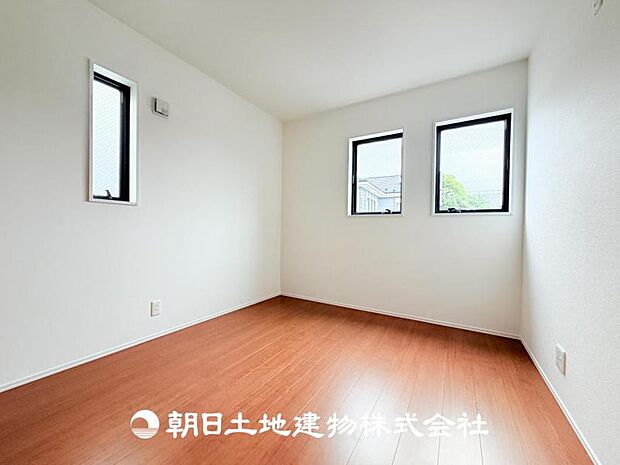 【洋室 (約5.3帖)】