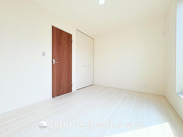 【洋室 (約6帖)】