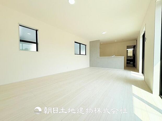 【LDK (約18.25帖)】