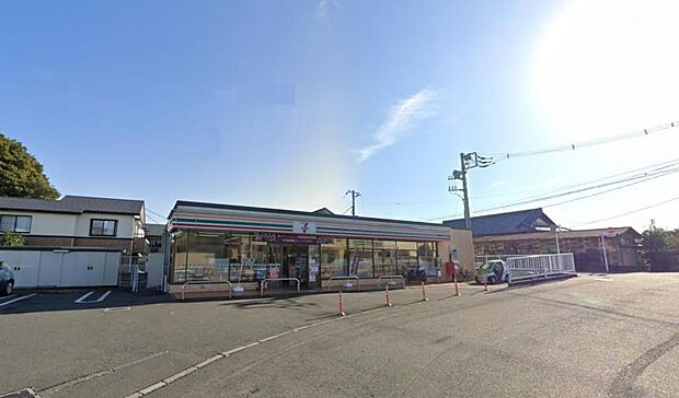 【セブンイレブン　綾瀬寺尾西店】　事前に予約すれば、セブンイレブンの商品・セブンミール各種お弁当の自宅お届け配送してくれる。とても助かってます。