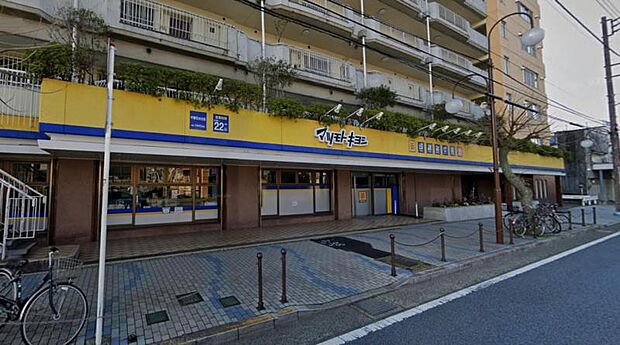 【マツモトキヨシ　平塚花水台店】　店内が広いので買い物がしやすいです。品揃えは豊富で薬から日用品や食料品まで揃います。