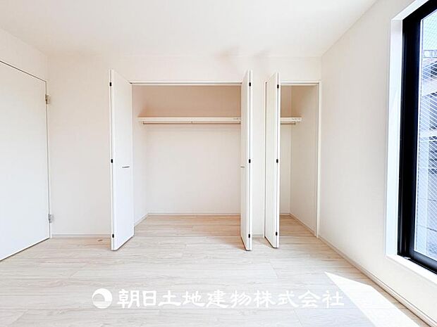 【クローゼット (寝室 約8帖)】