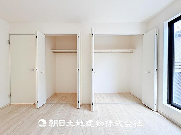 【クローゼット (寝室 約8帖)】