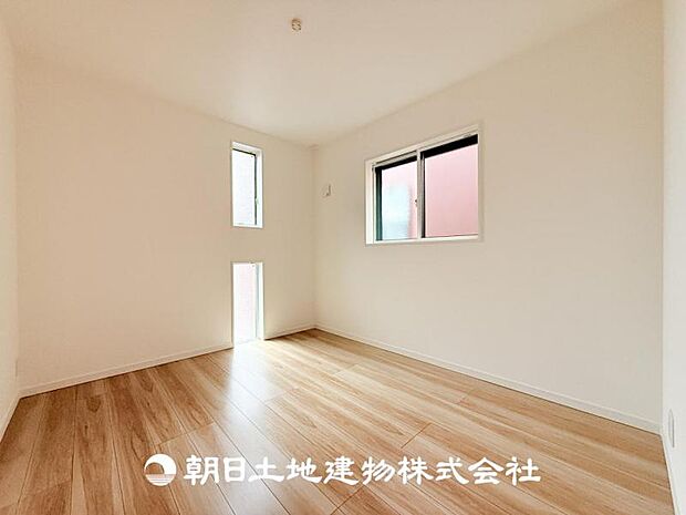 【洋室 (約5.3帖)】