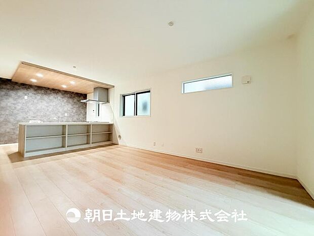 【LDK (約18帖)】