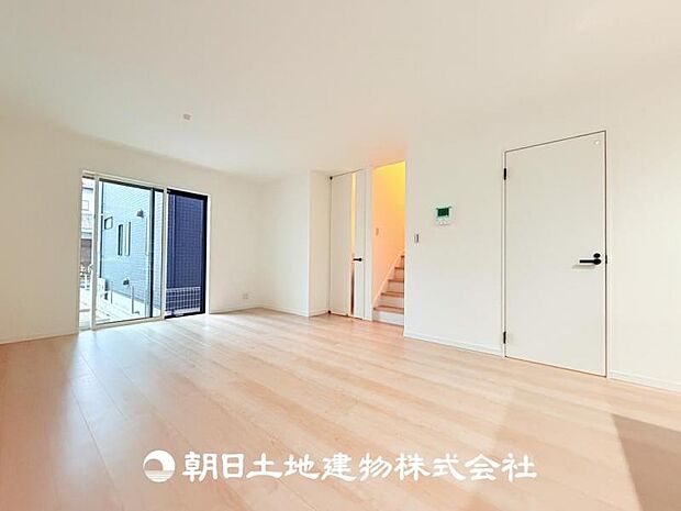 【LDK (約18帖)】