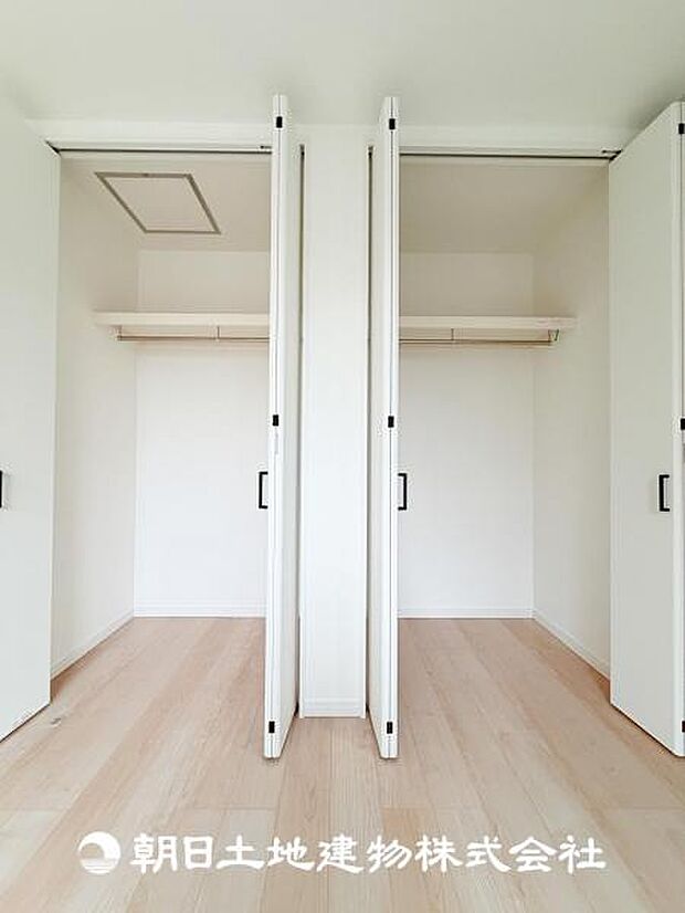 【クローゼット (寝室 約6.1帖)】