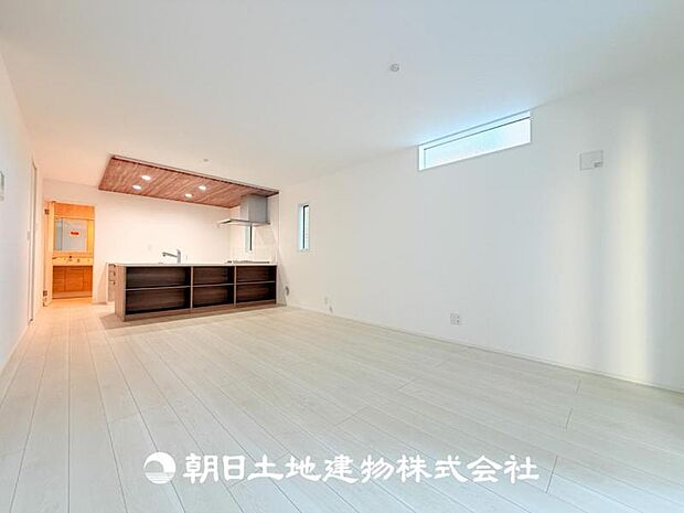 【LDK (約18帖)】