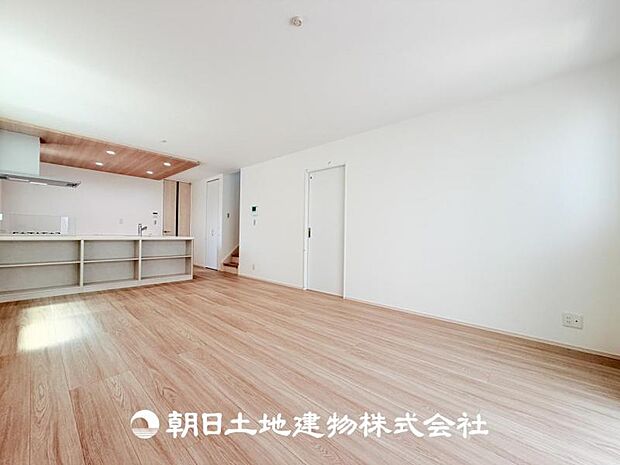 【LDK (約18帖)】