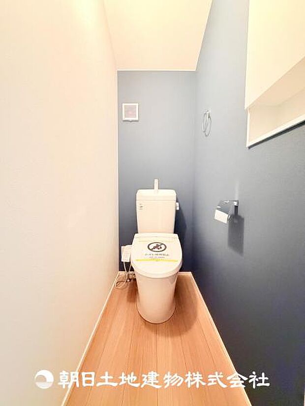 【ウォシュレット付きトイレ】最近では当たり前になってきたウォシュレット付きトイレになります！デリケートな方でも安心してお使いいただけます！